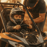 voiture thermique enfant buggy sur chemin avec sécurité