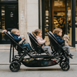 poussette triple urbaine avec enfants